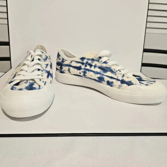 Dolce Vita Tie-Dye Canvas Sneakers – Casual and Trendy - Picture 2 of 13